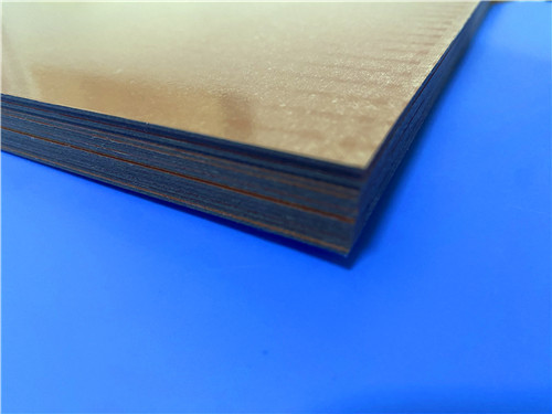 mais recente caso da empresa sobre Uma PCB RF sem máscara de nível aeroespacial com PTFE preenchido com cerâmica