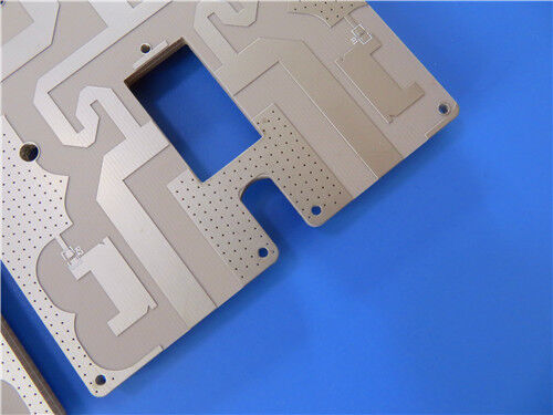 Rogers CLTE High-Frequency Laminate e Ultra-Thin PCB construído em substrato de 0,135 mm com acabamento de estanho de imersão para antenas Patch